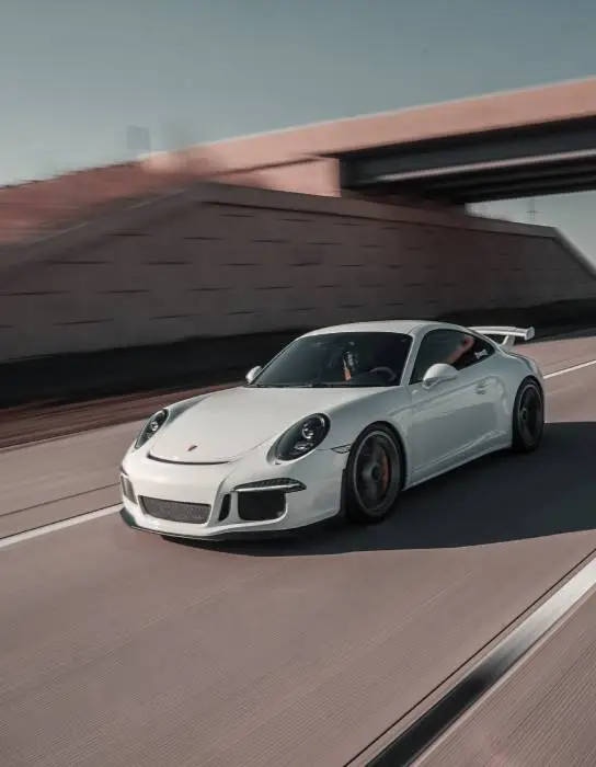 Porsche 911 Turbo S sur circuit de course